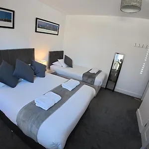 https://oakhurst-gatwick-bb.brighton-hotels-england.com